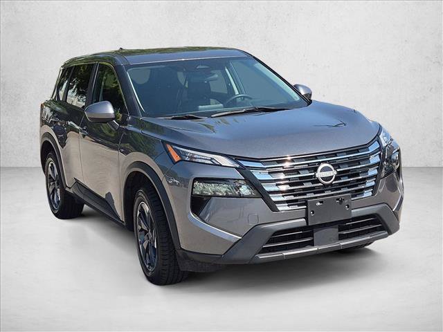 Used 2024 Nissan Rogue SV FWD image 3