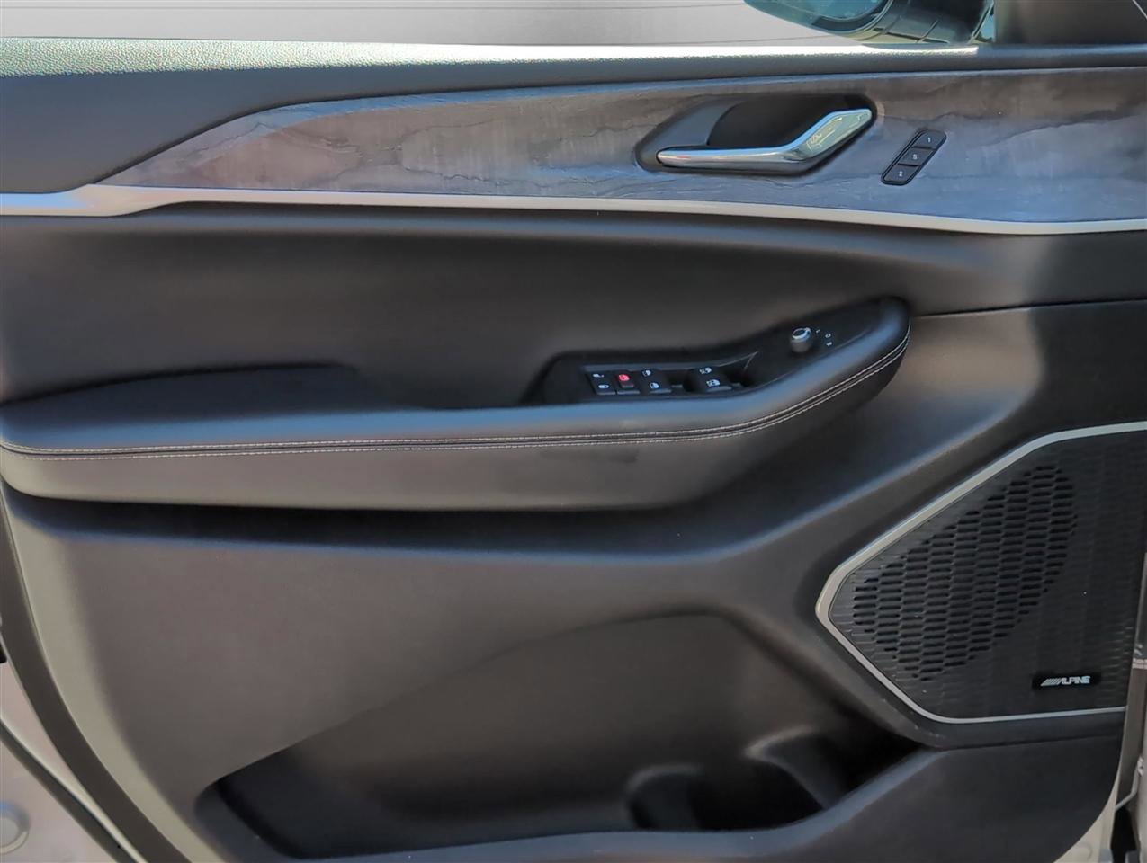 Used 2024 Jeep Grand Cherokee Limited 4xe image 13