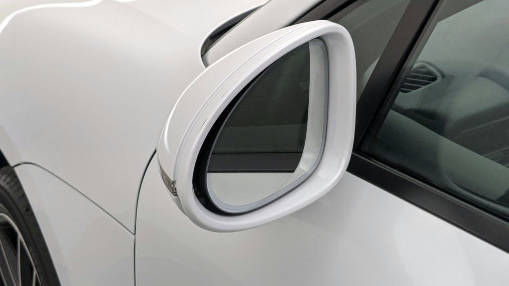 Certified 2022 Porsche Macan image 43