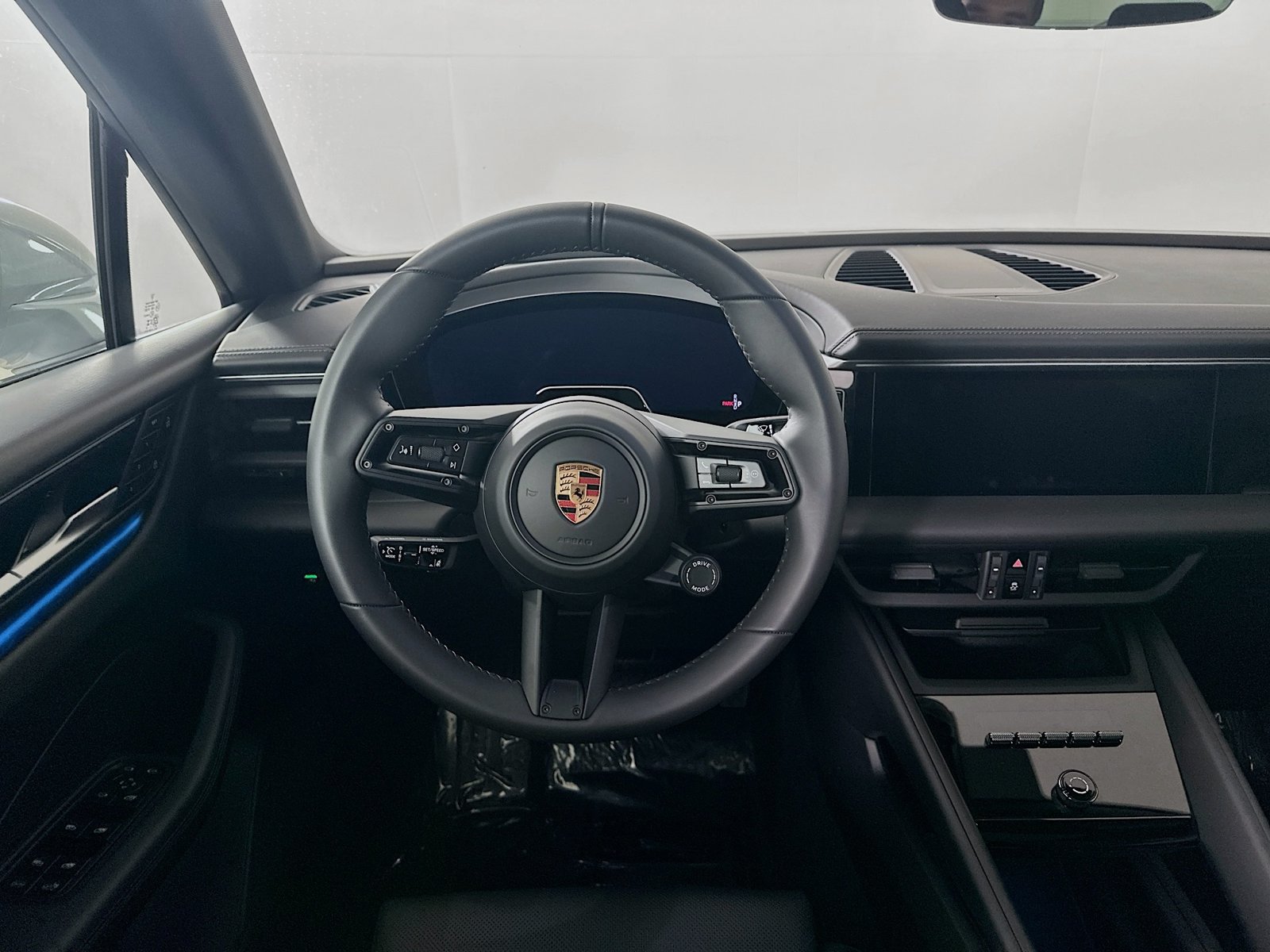 New 2026 Porsche Macan 4 Electric AWD/4WD image 15