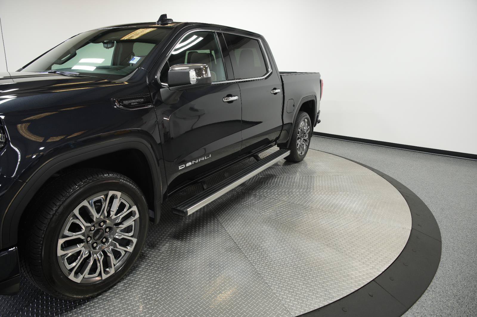 Used 2026 GMC Sierra 1500 Denali Ultimate AWD/4WD image 4