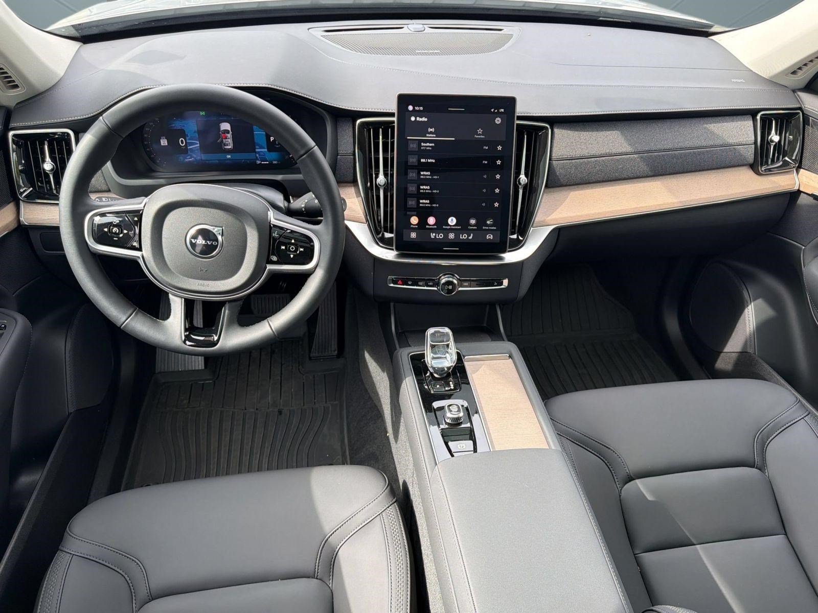 Certified 2025 Volvo XC90 B5 Plus AWD/4WD image 15