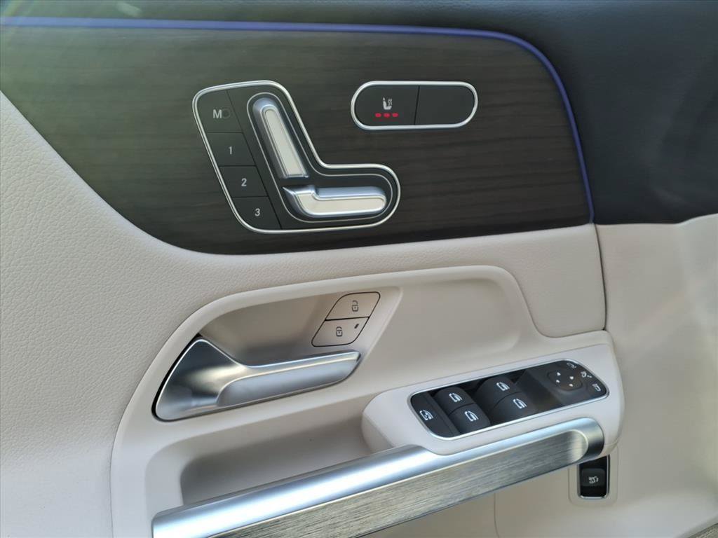 New 2026 Mercedes-Benz GLB 250 4MATIC image 11
