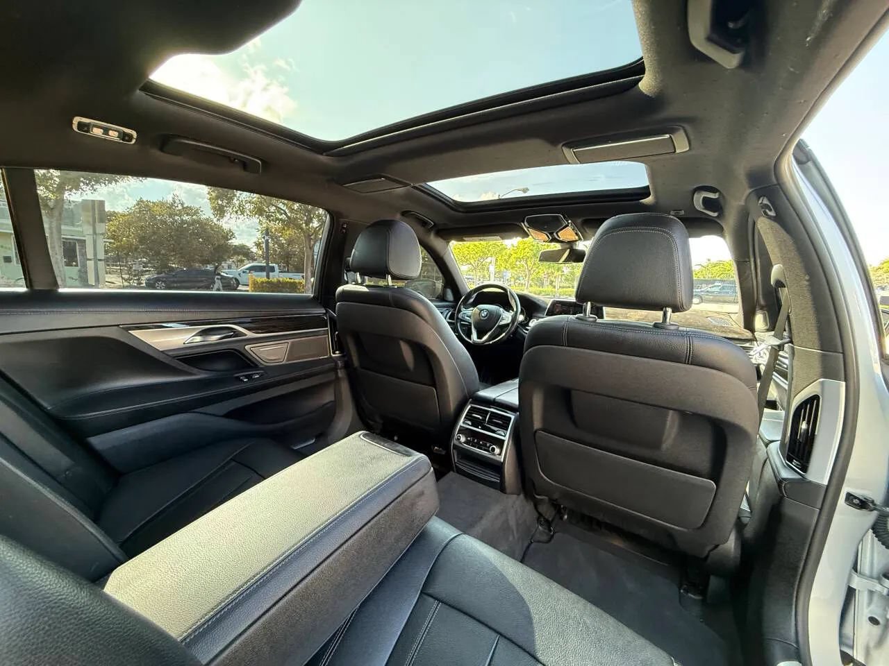 Used 2017 BMW 740i xDrive AWD/4WD image 8