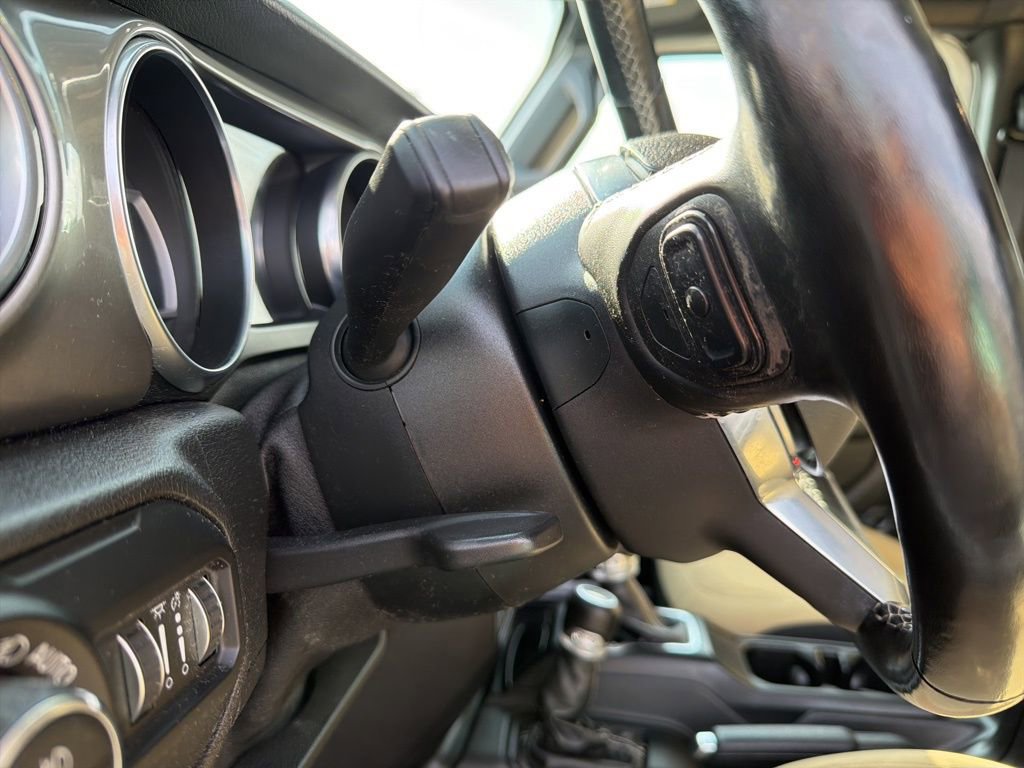 Used 2020 Jeep Gladiator Overland image 46