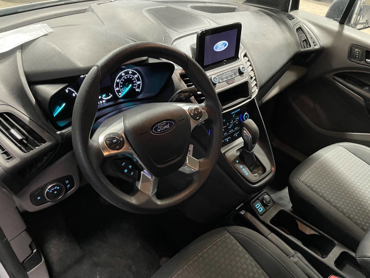 Used 2019 Ford Transit Connect XLT image 3