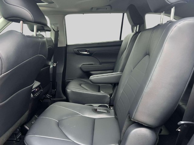 Used 2026 Toyota Highlander XLE AWD/4WD image 19