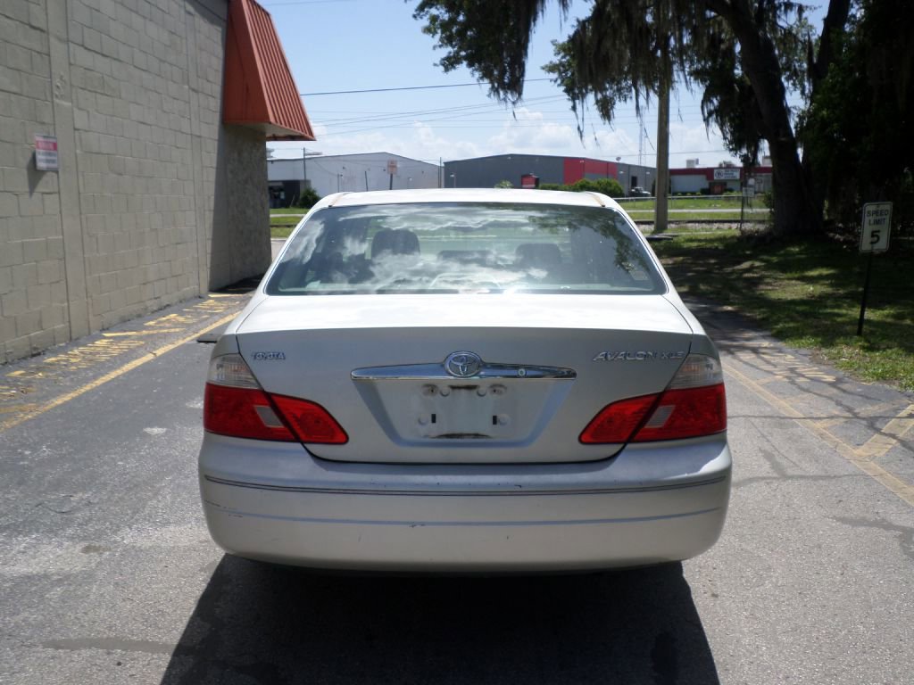 Used 2003 Toyota Avalon XLS image 5