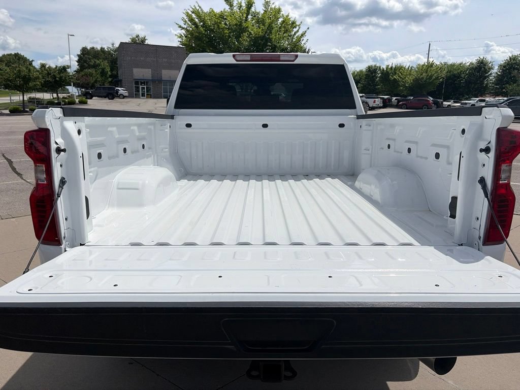 Used 2025 Chevrolet Silverado 2500 LT w/ Convenience Package AWD/4WD image 14
