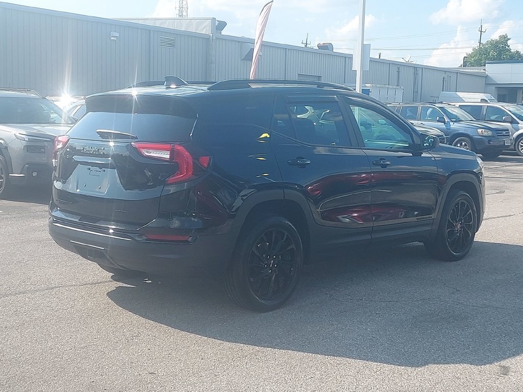 Used 2023 GMC Terrain SLE w/ Elevation Edition AWD/4WD image 7