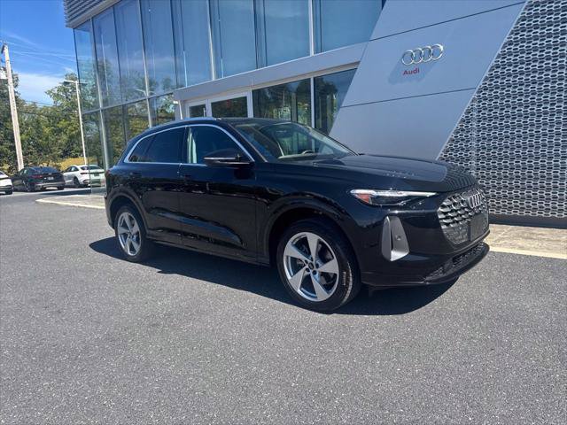 Used 2025 Audi Q5 Premium Plus AWD/4WD image 1