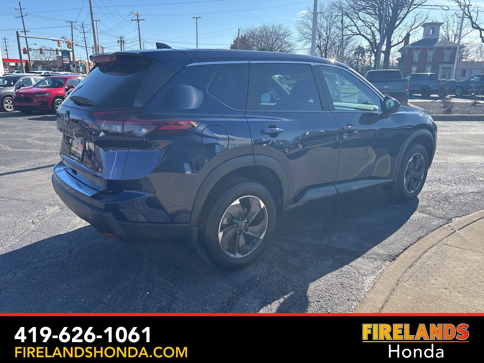 Used 2025 Nissan Rogue SV image 4