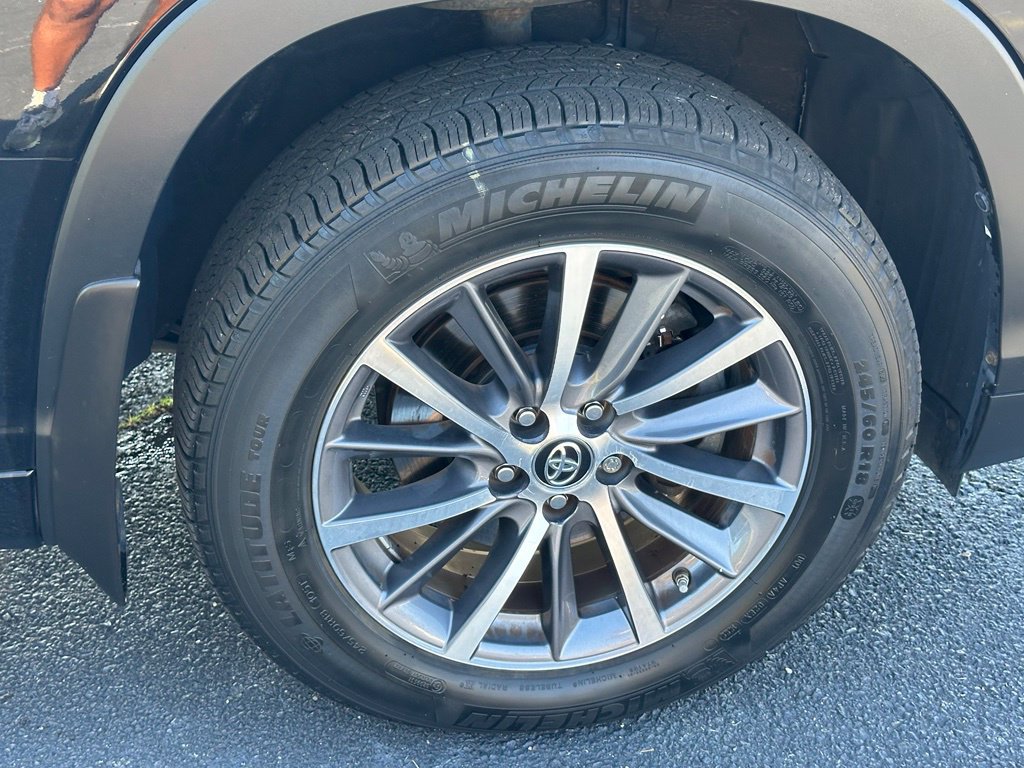Used 2017 Toyota Highlander XLE w/ Carpet Mat Package AWD/4WD image 34