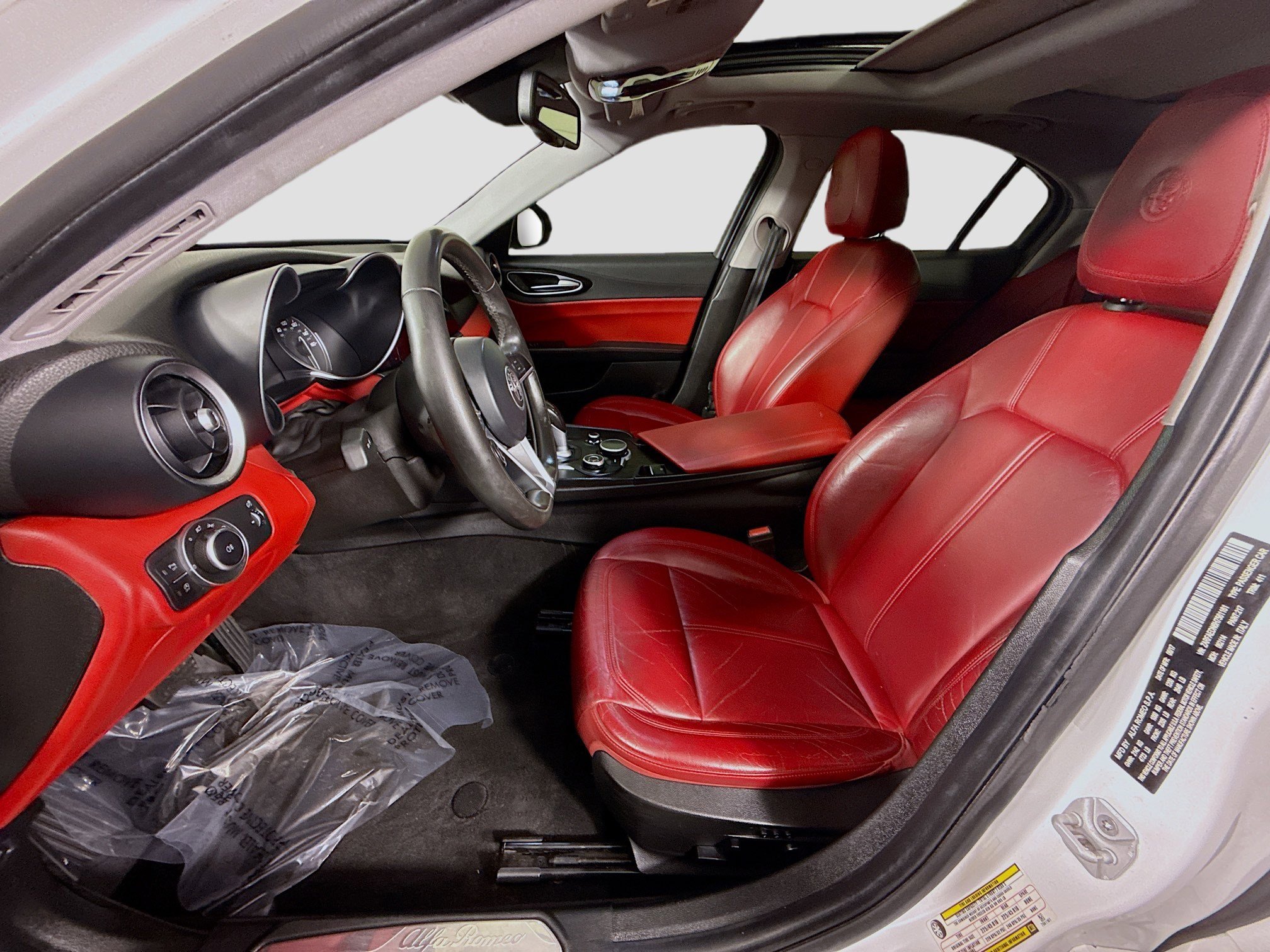 Used 2017 Alfa Romeo Giulia Base image 22