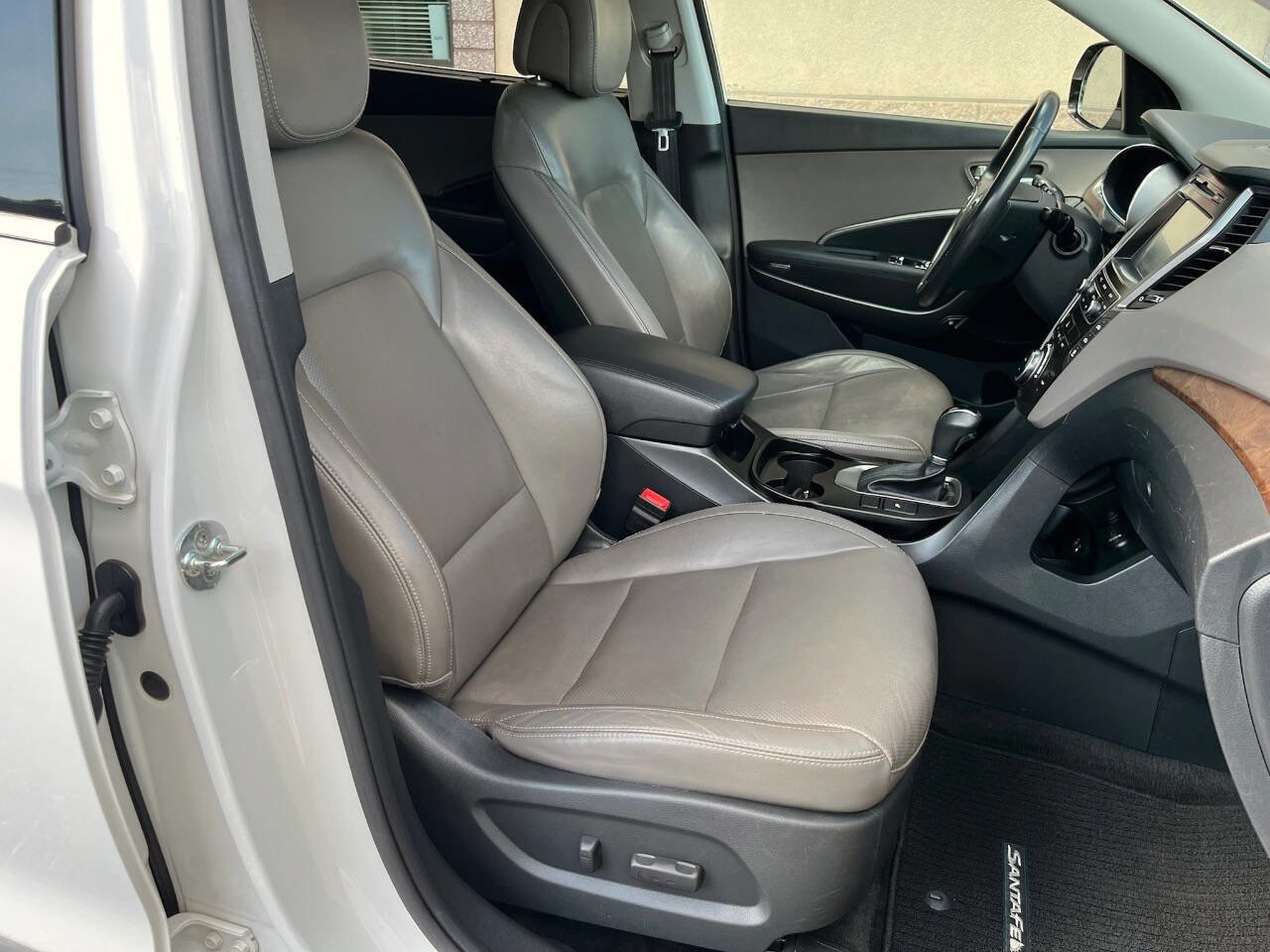 Used 2018 Hyundai Santa Fe SE w/ SE Premium Package 02 image 10