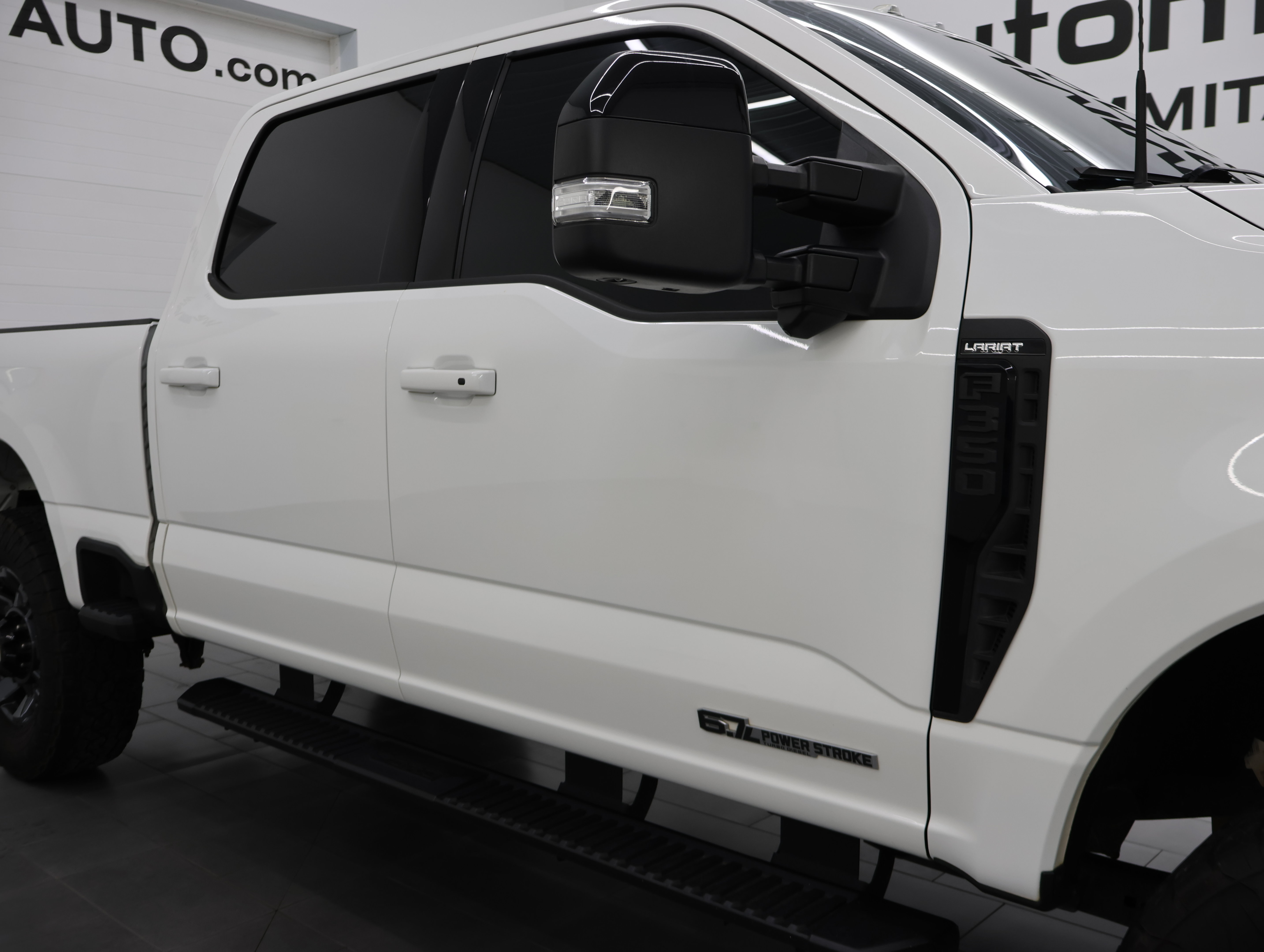 Used 2024 Ford F350 Lariat w/ Lariat Ultimate Package AWD/4WD image 28