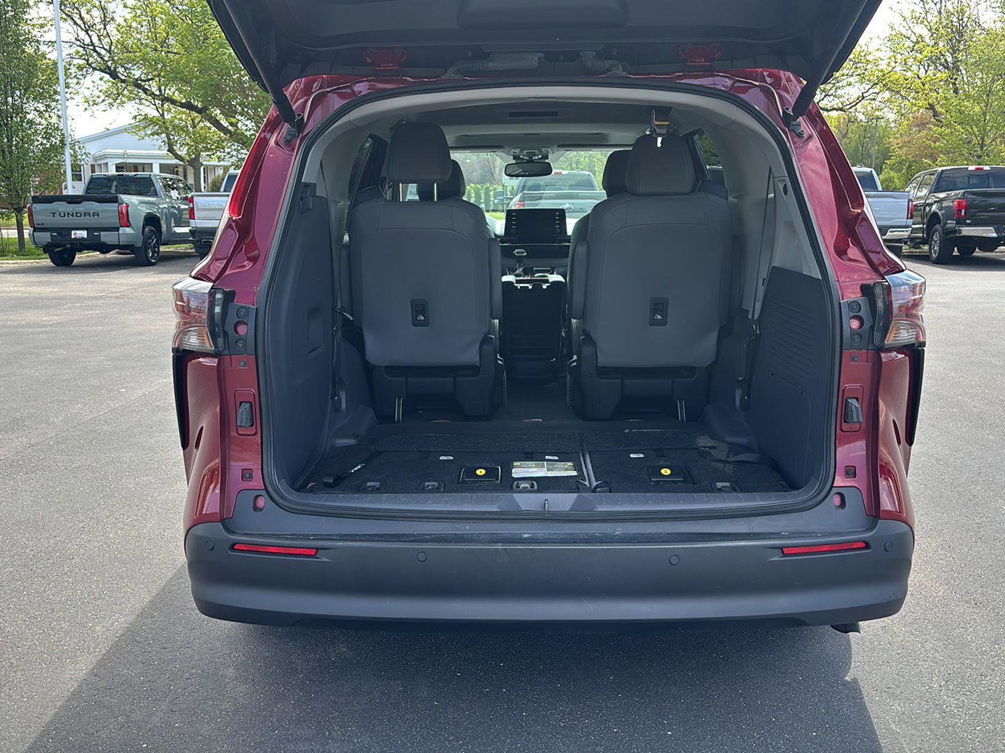 Used 2023 Toyota Sienna XLE AWD/4WD image 20