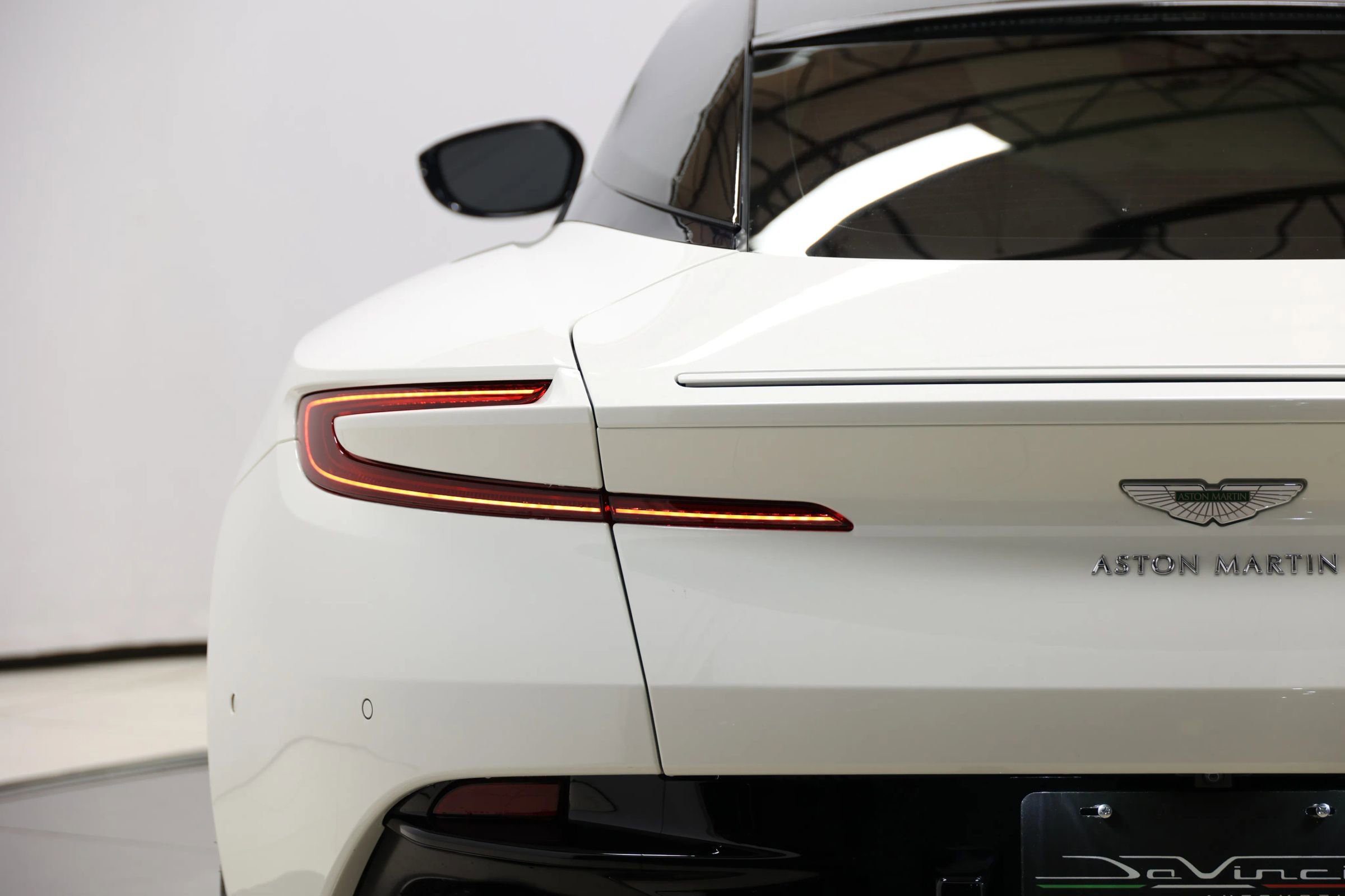 Used 2018 Aston Martin DB11 Coupe image 48