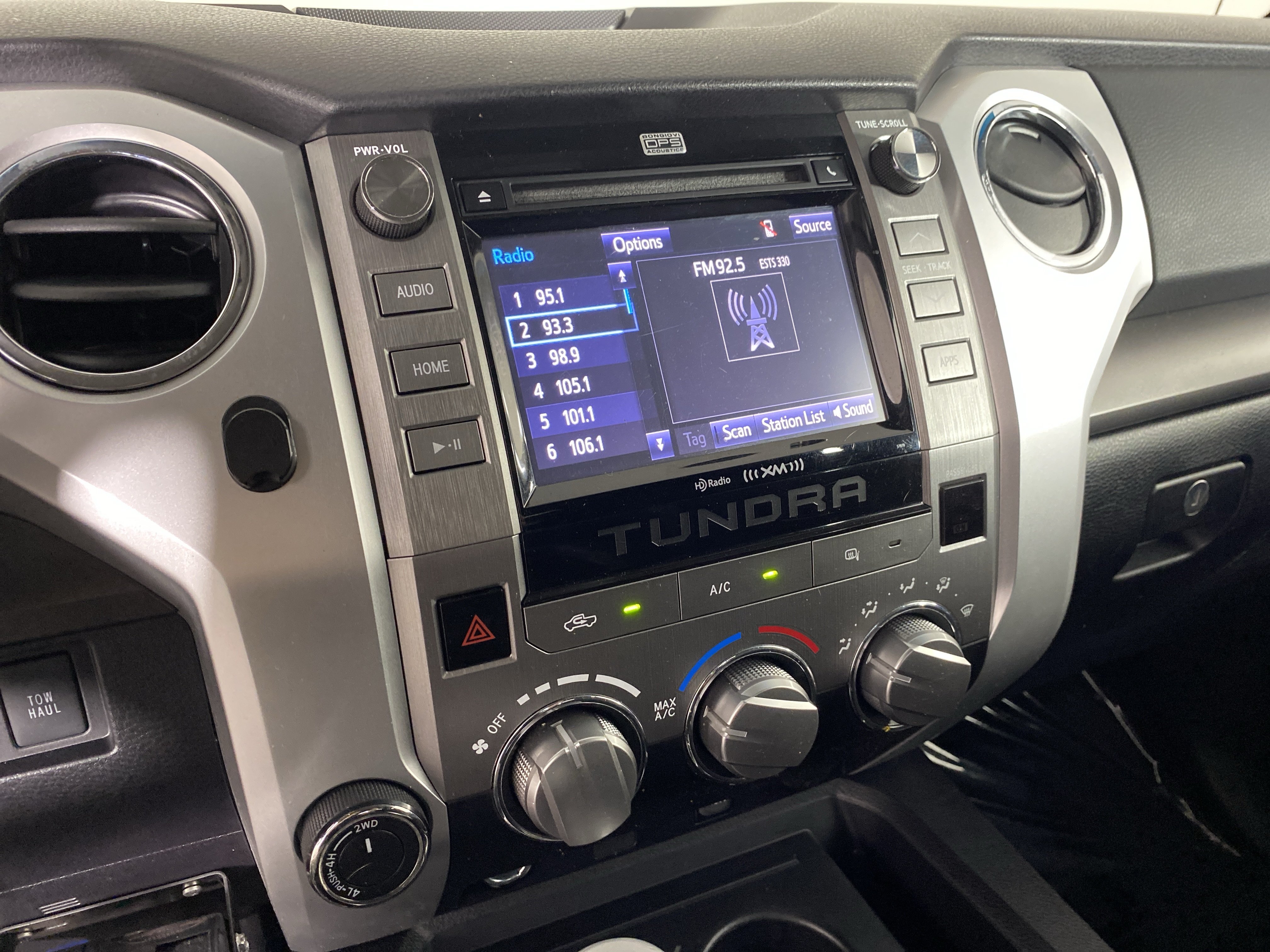 Used 2014 Toyota Tundra SR5 AWD/4WD image 32
