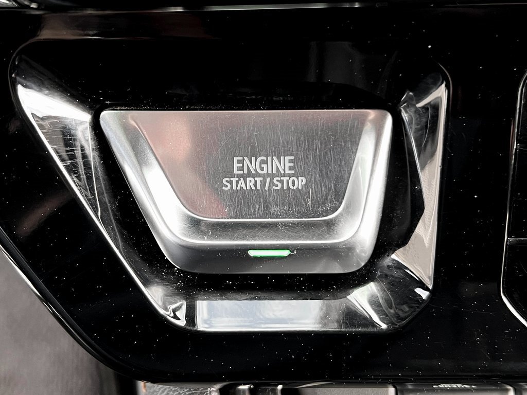 Used 2025 GMC Sierra 2500 AT4 image 8