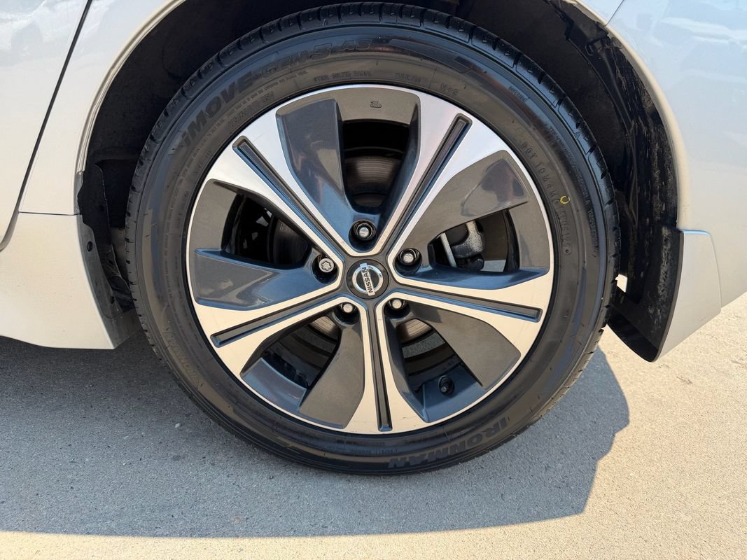 Used 2022 Nissan Leaf SV FWD image 43