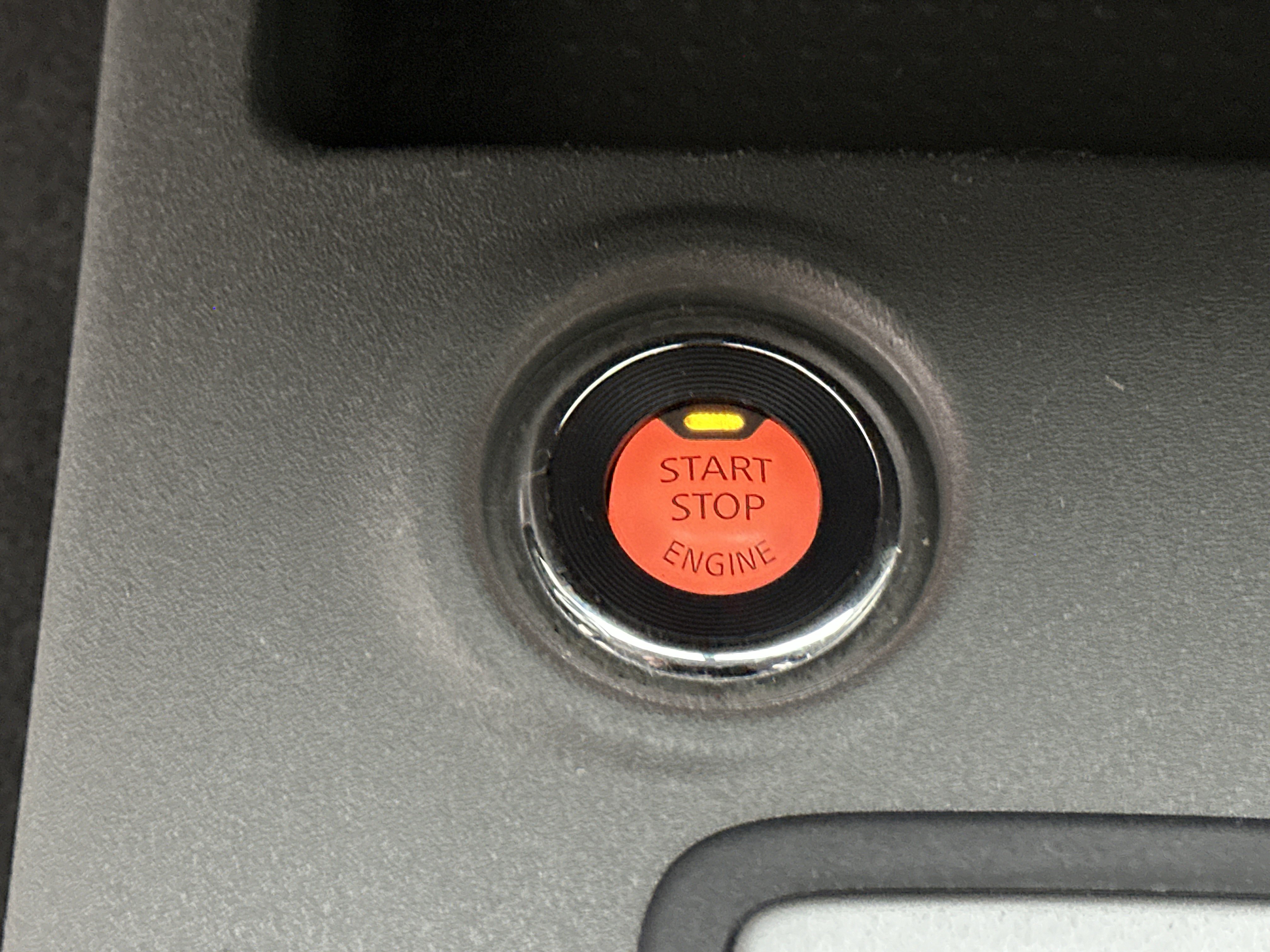 Used 2021 Nissan Frontier SV w/ Midnight Edition Floor Mats image 27