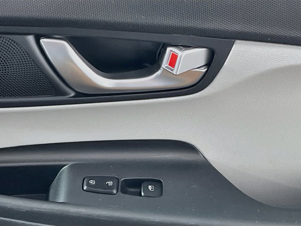Used 2022 Hyundai Kona SEL w/ Convenience Package FWD image 28