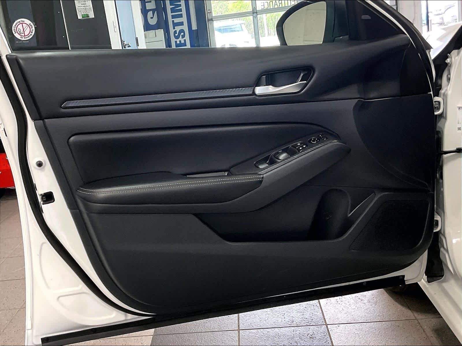 Certified 2025 Nissan Altima 2.5 SV FWD image 9