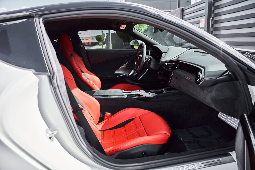 Used 2025 Ferrari 12Cilindri RWD image 26