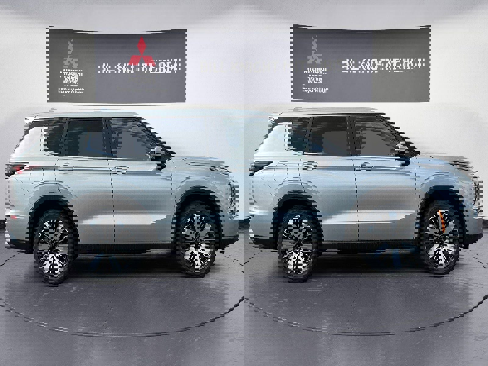 New 2025 Mitsubishi Outlander SE image 6