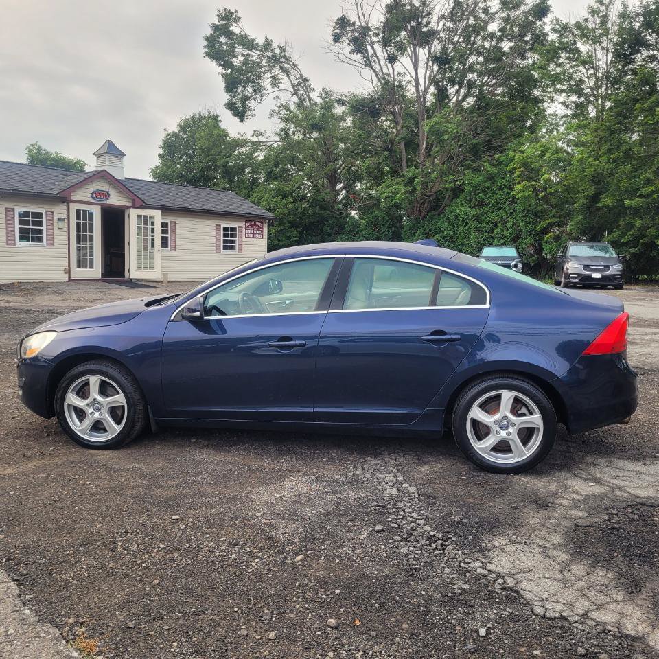 Used 2012 Volvo S60 T5 w/ Climate Pkg FWD image 5