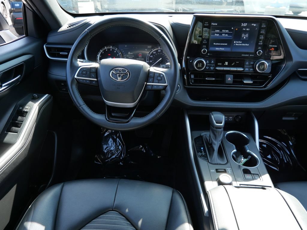 Used 2022 Toyota Highlander XSE AWD/4WD image 12