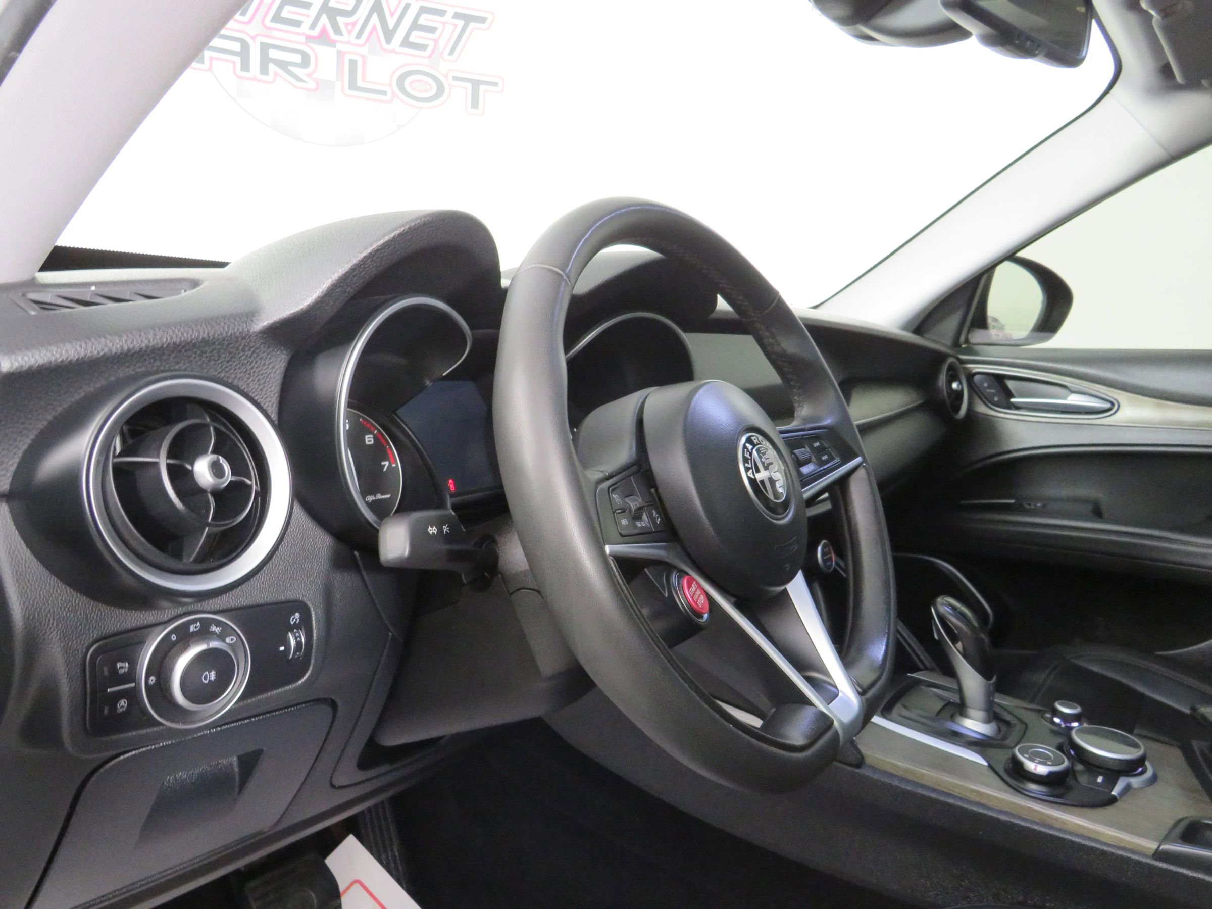 Used 2018 Alfa Romeo Stelvio Ti image 10