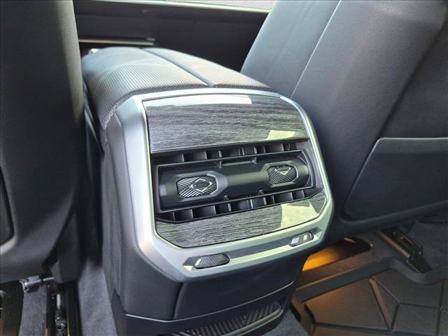 Certified 2025 BMW 760i xDrive w/ Executive Package AWD/4WD image 19