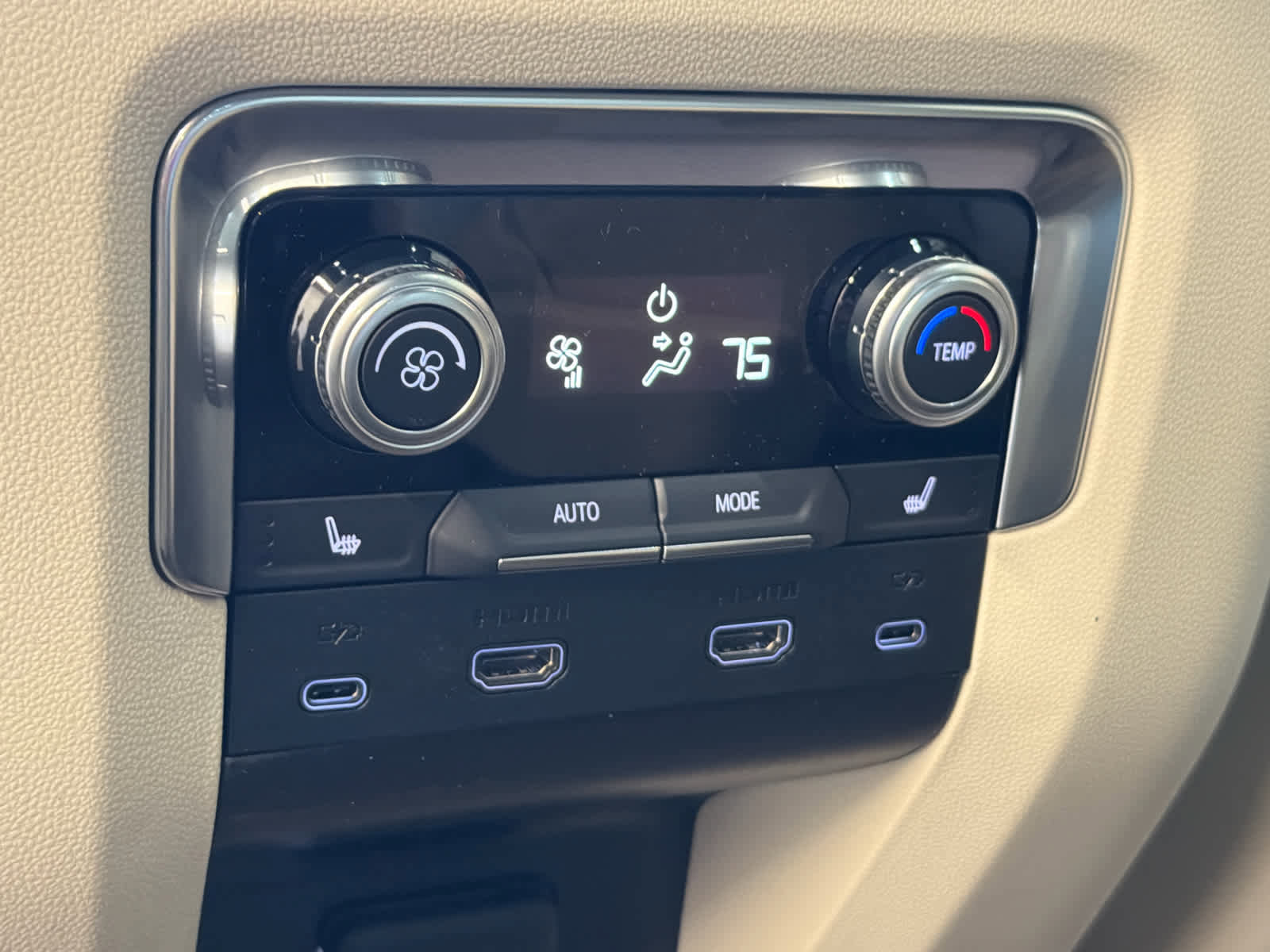 New 2026 GMC Yukon Denali w/ Denali Reserve Package AWD/4WD image 28