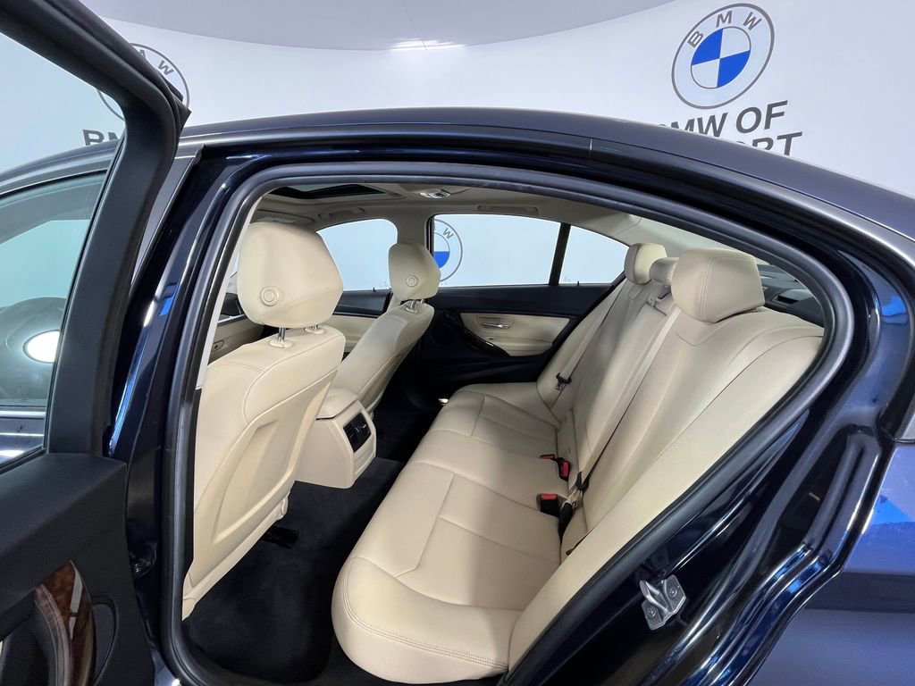 Used 2017 BMW 320i xDrive 320i xDrive image 18