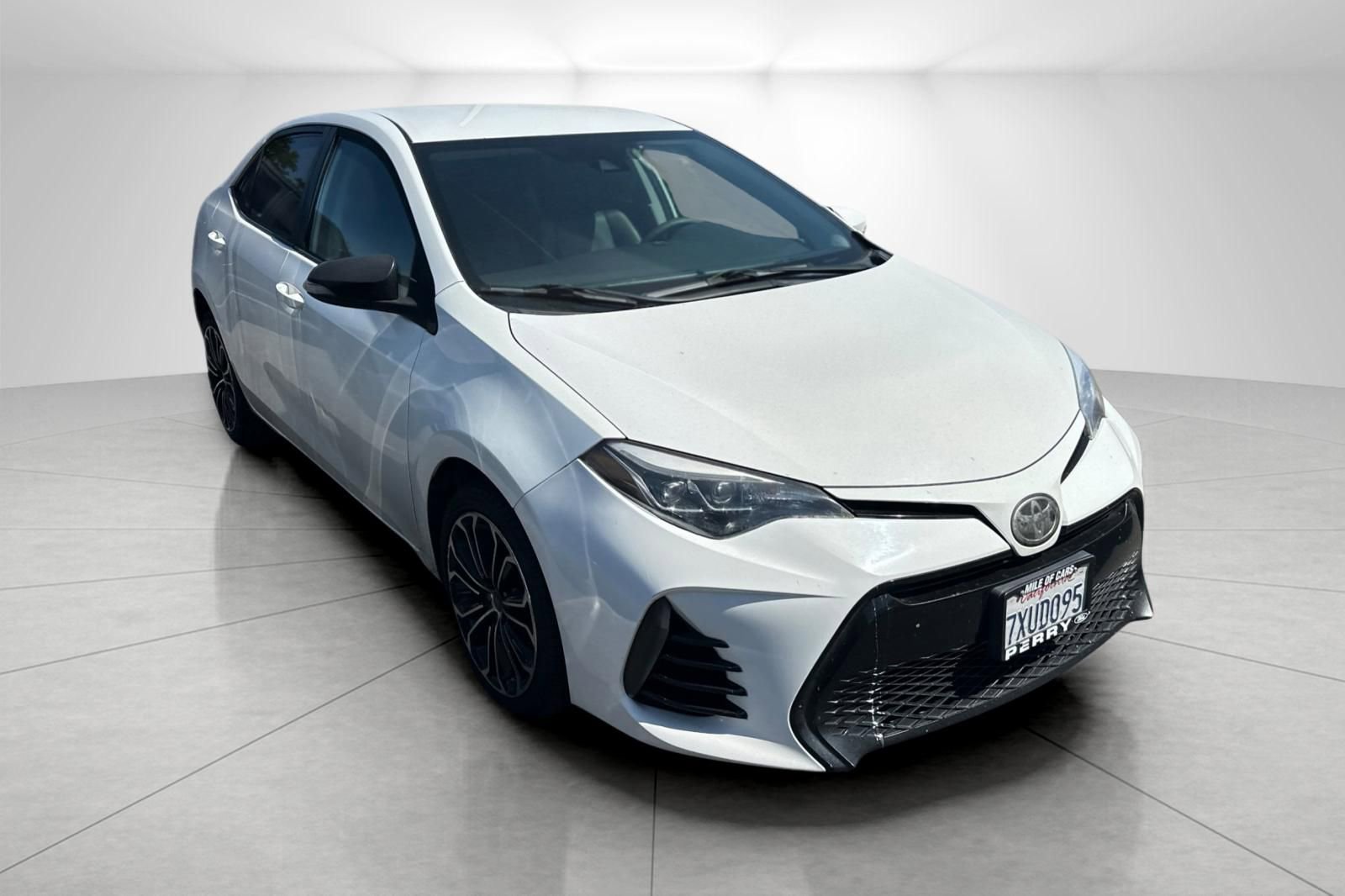 Used 2017 Toyota Corolla SE w/ Carpet Mat Package (TMS) image 1