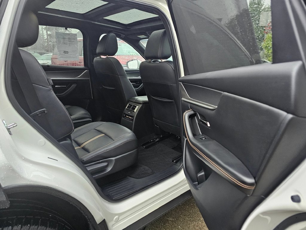 Used 2024 MAZDA CX-90 Plug-In Hybrid w/ Premium Plus AWD/4WD image 15