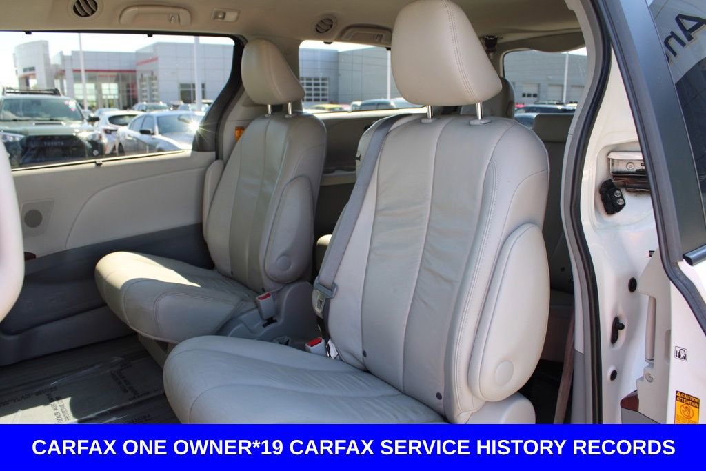 Used 2014 Toyota Sienna XLE w/ XLE Premium Package FWD image 25