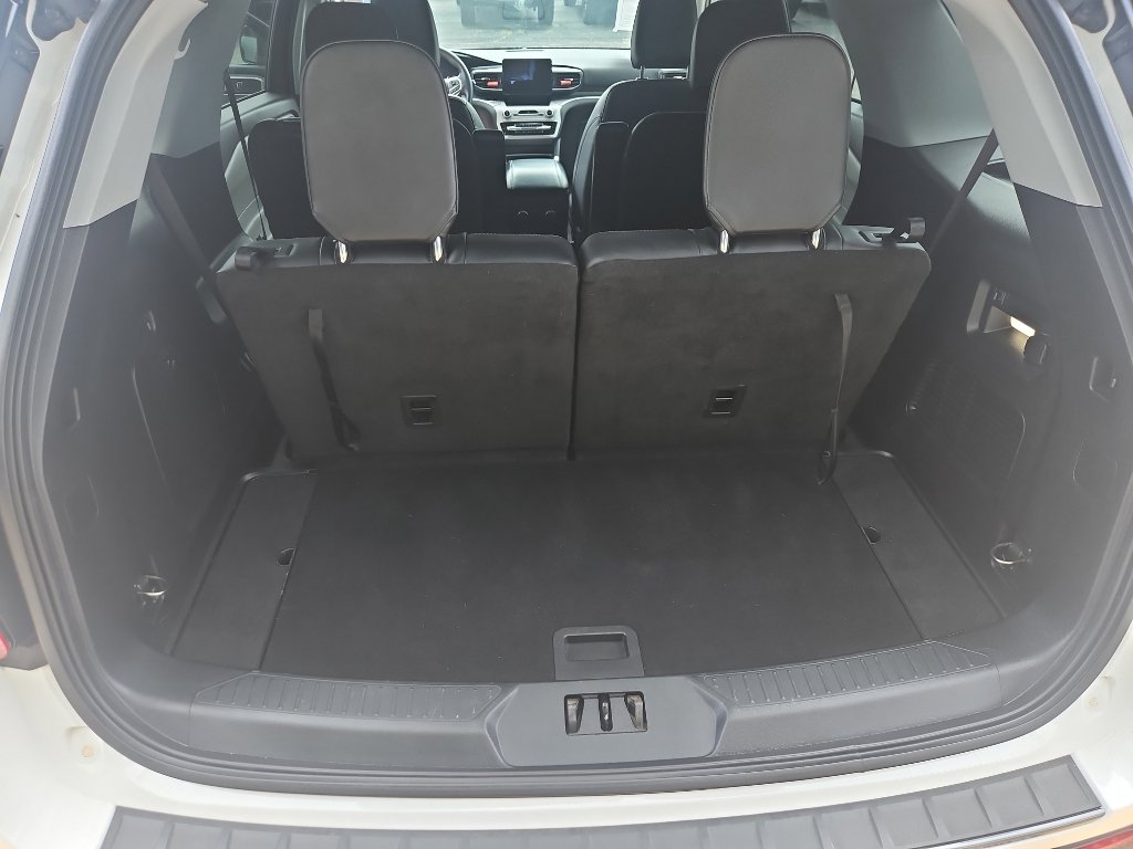 Used 2022 Ford Explorer XLT w/ Equipment Group 202A RWD image 23