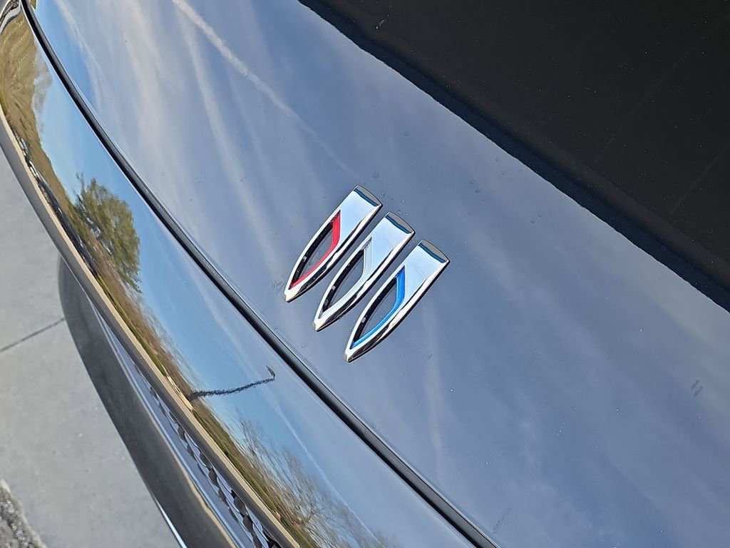 Certified 2025 Buick Envision Sport Touring image 32