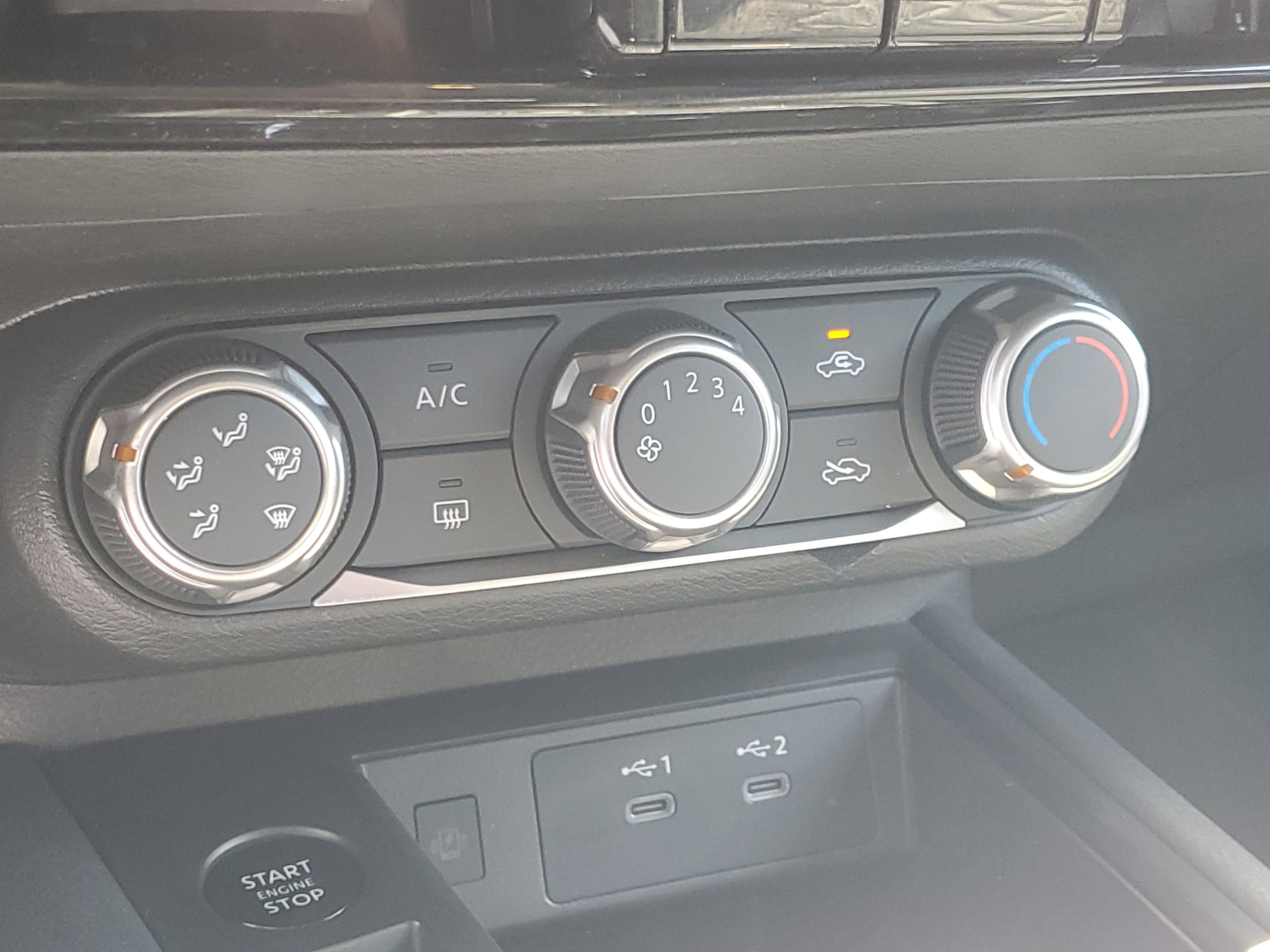 Used 2025 Nissan Kicks SV image 26