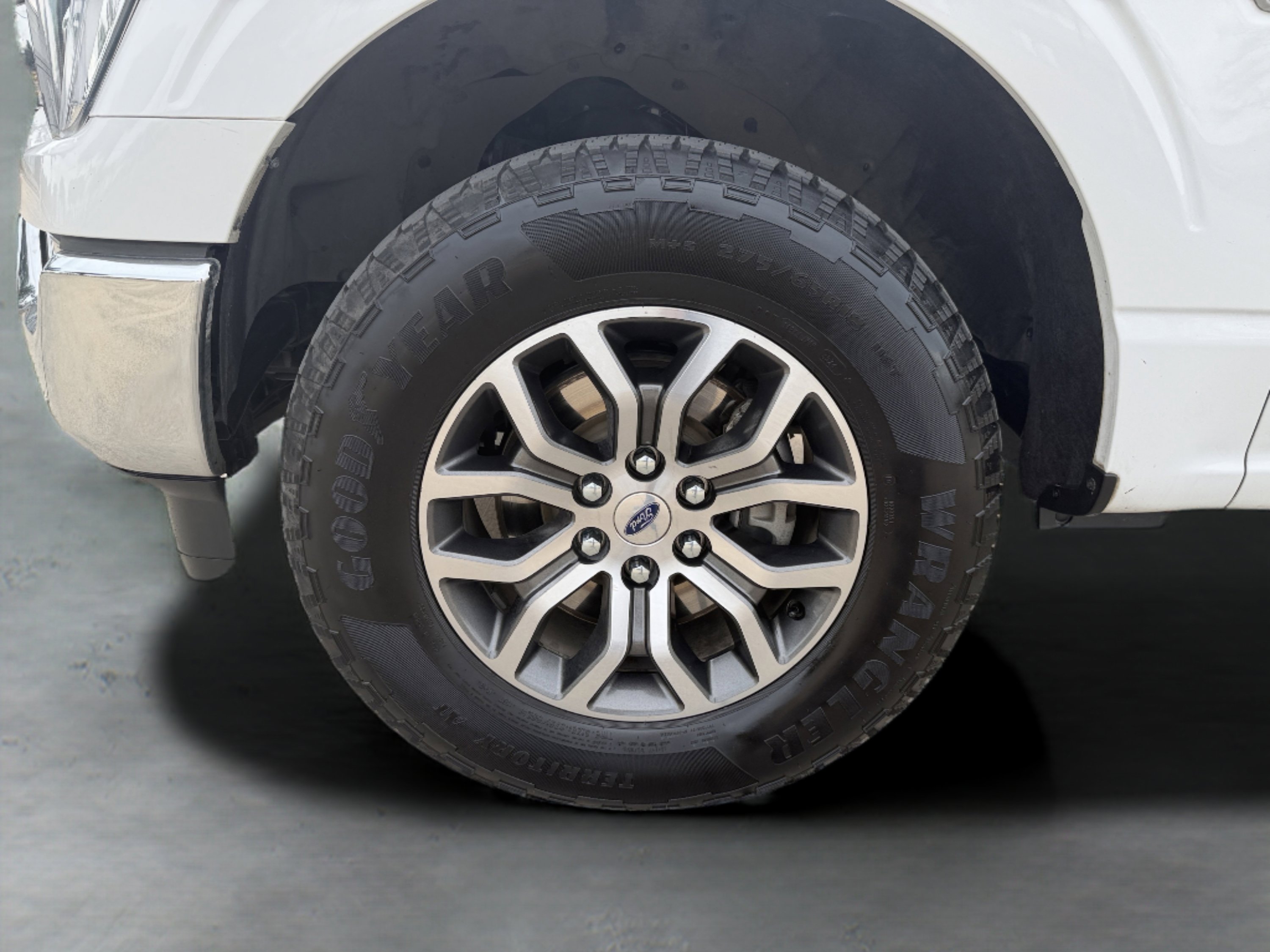 Used 2021 Ford F150 Lariat w/ Equipment Group 501A Mid image 11