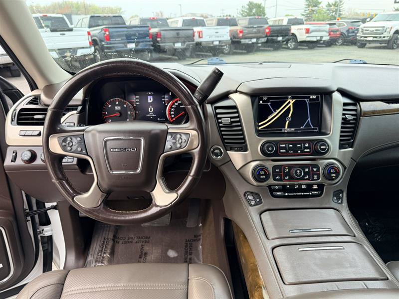 Used 2016 GMC Yukon XL Denali w/ Open Road Package AWD/4WD image 31
