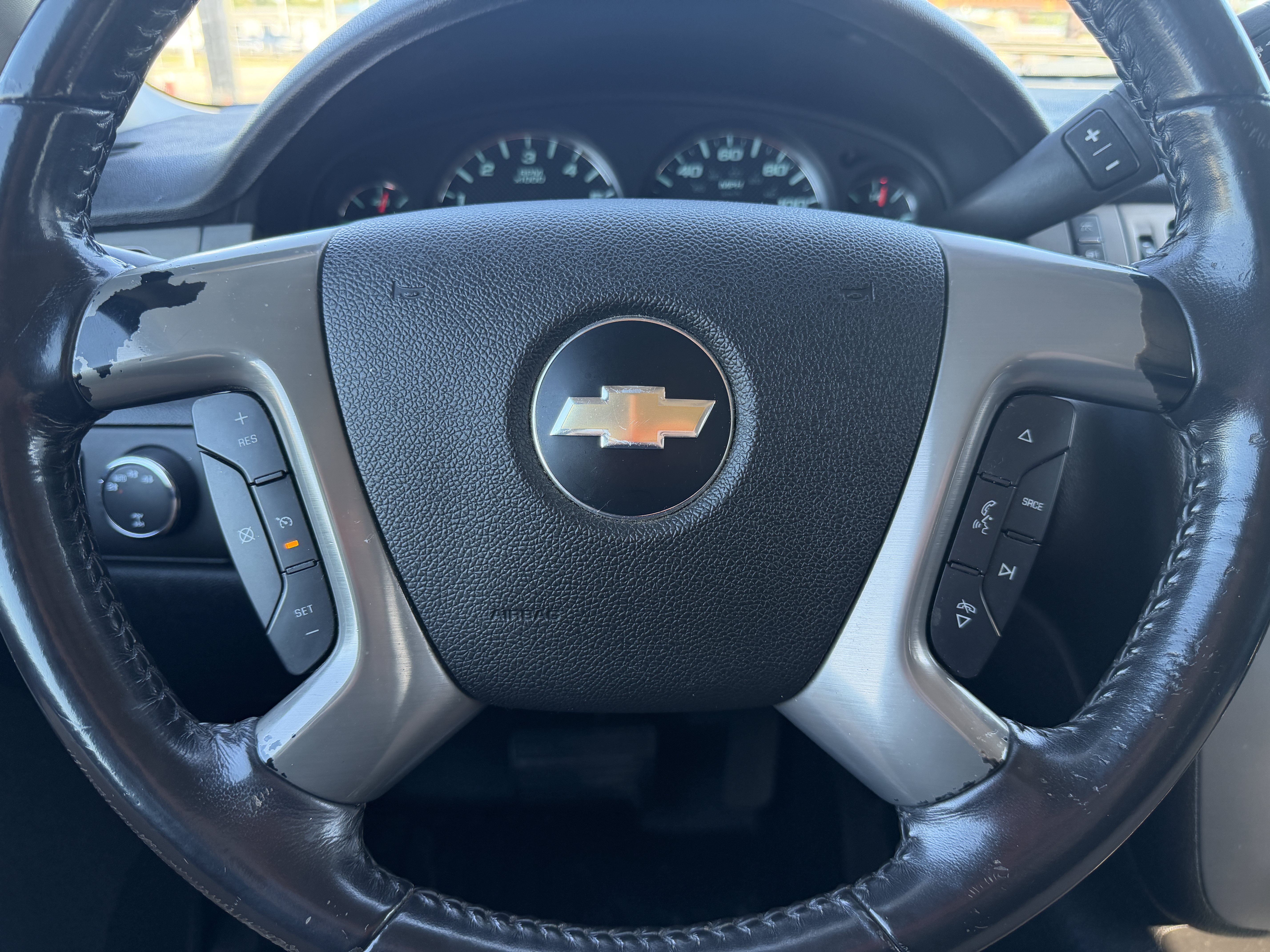 Used 2009 Chevrolet Suburban LT w/ Luxury Package AWD/4WD image 23