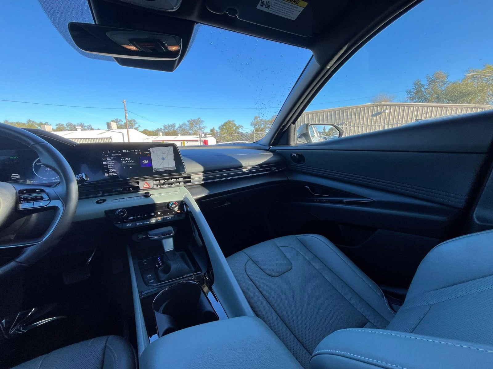 Used 2025 Hyundai Elantra Limited image 37