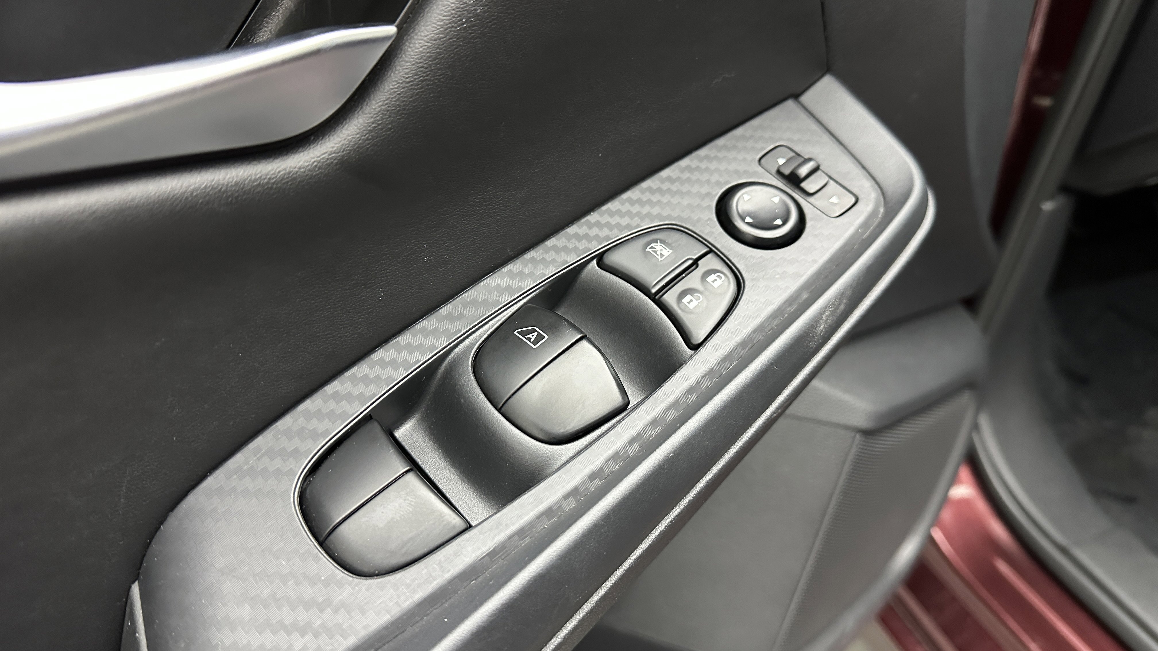 Used 2025 Nissan Sentra SV image 22