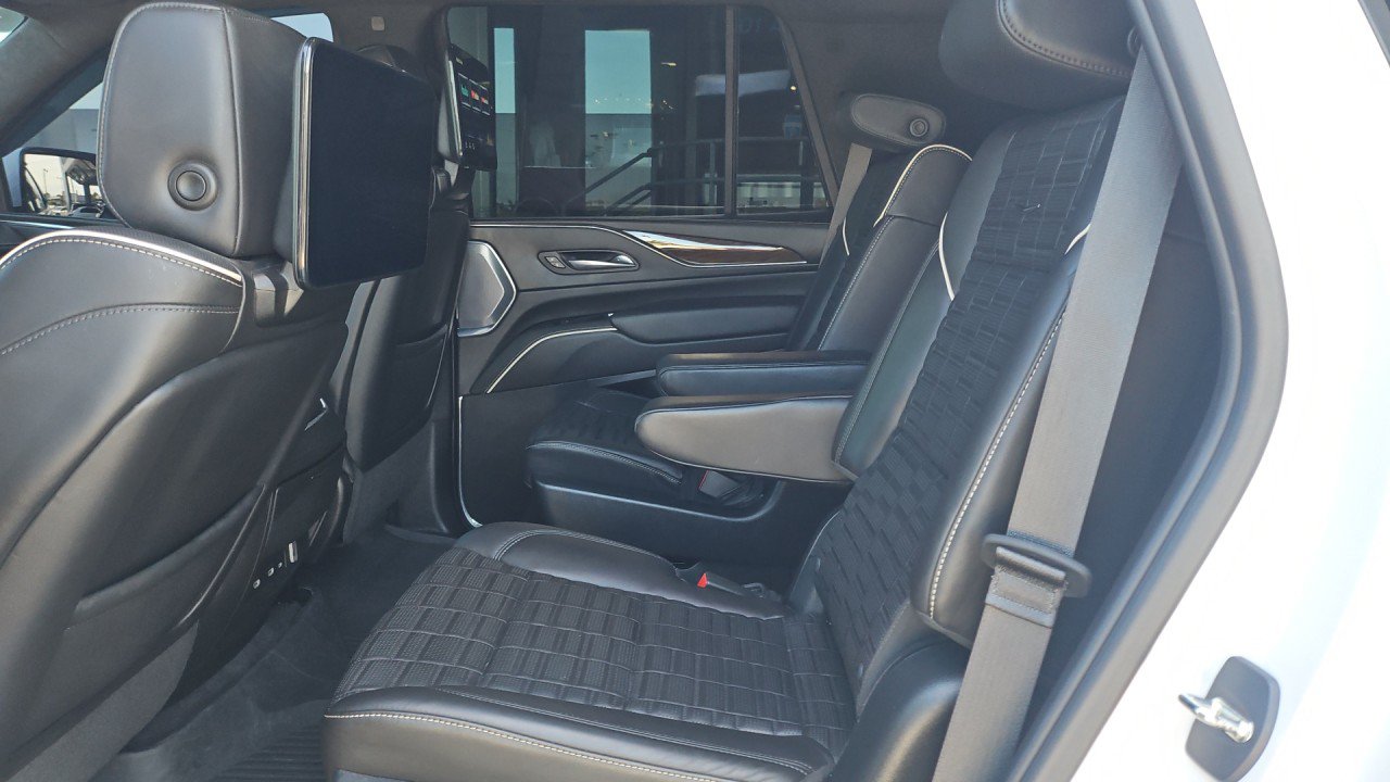 Used 2023 Cadillac Escalade Sport Platinum AWD/4WD image 13