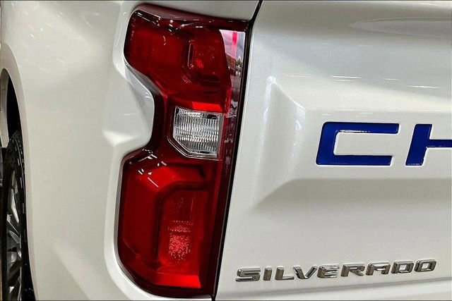 Certified 2025 Chevrolet Silverado 1500 High Country w/ Technology Package AWD/4WD image 22