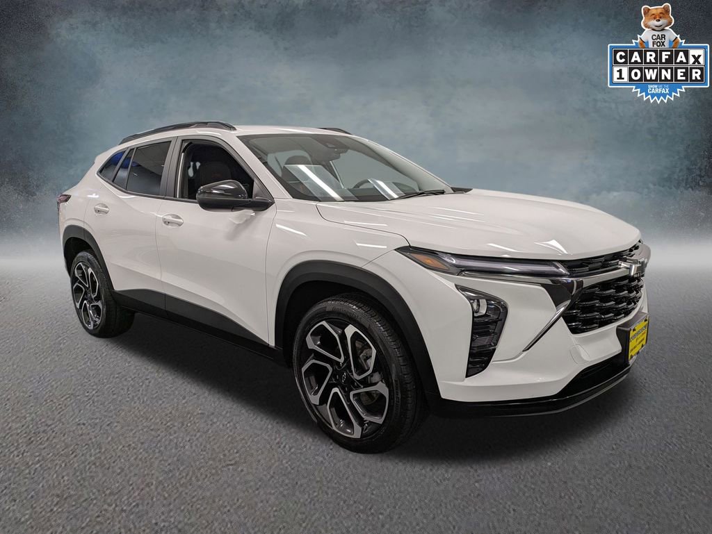 Used 2025 Chevrolet Trax RS w/ Driver Confidence Package image 3